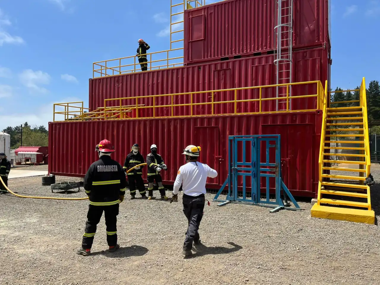 Equipo IGNEO entrenando en el simulador del Centro de Entrenamiento